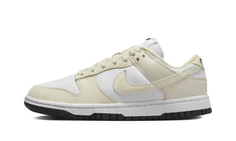 Nike Dunk NIKE DUNK LO LX WMNS 'Coconut Milk'
